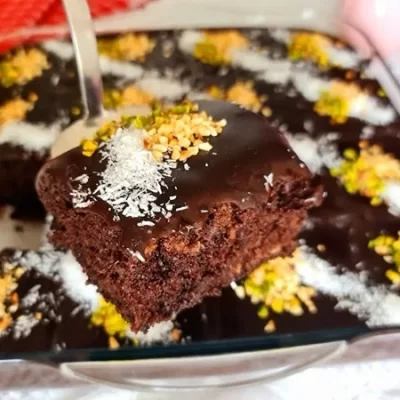 Sadece 10 Dakikada Enfes Çikolatalı Kek Tarifi