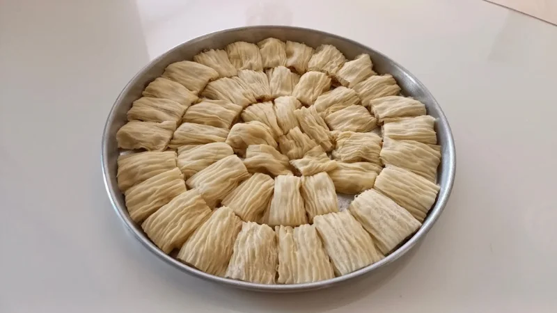 Erbetini Tam Eken Gazete Baklavas Tarifi Nefis Yemek Tarifleri